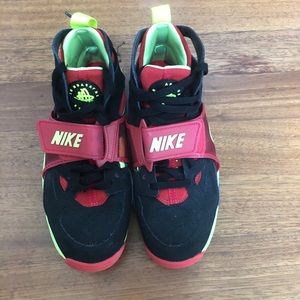 Nike Hurraches. Men’s size 7.5 EUC